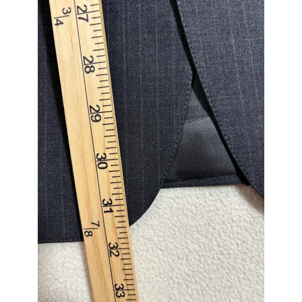 Hart Schaffner Marx Mens 41R 2 piece Pinstripe Suit Grey 2 Button 34x28 Pants
